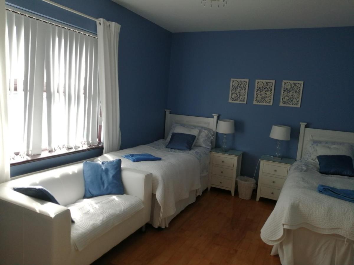 J And J Guest House Ballycastle Buitenkant foto